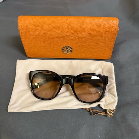 Tory Burch Accessories - Tory Burch tortoise sunglasses with sleeve and case